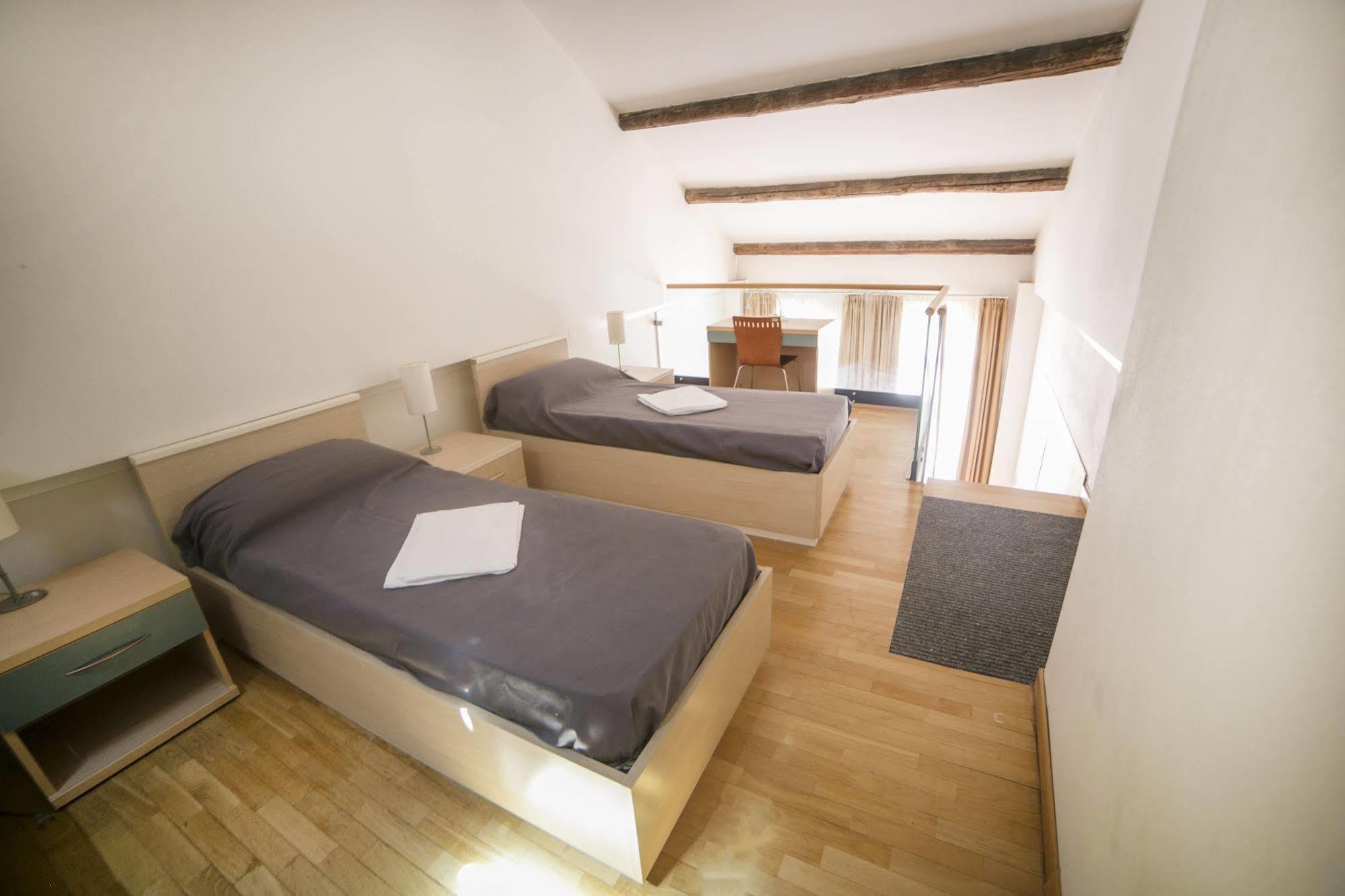 Sunny Terrace Hostel Venice Exterior photo